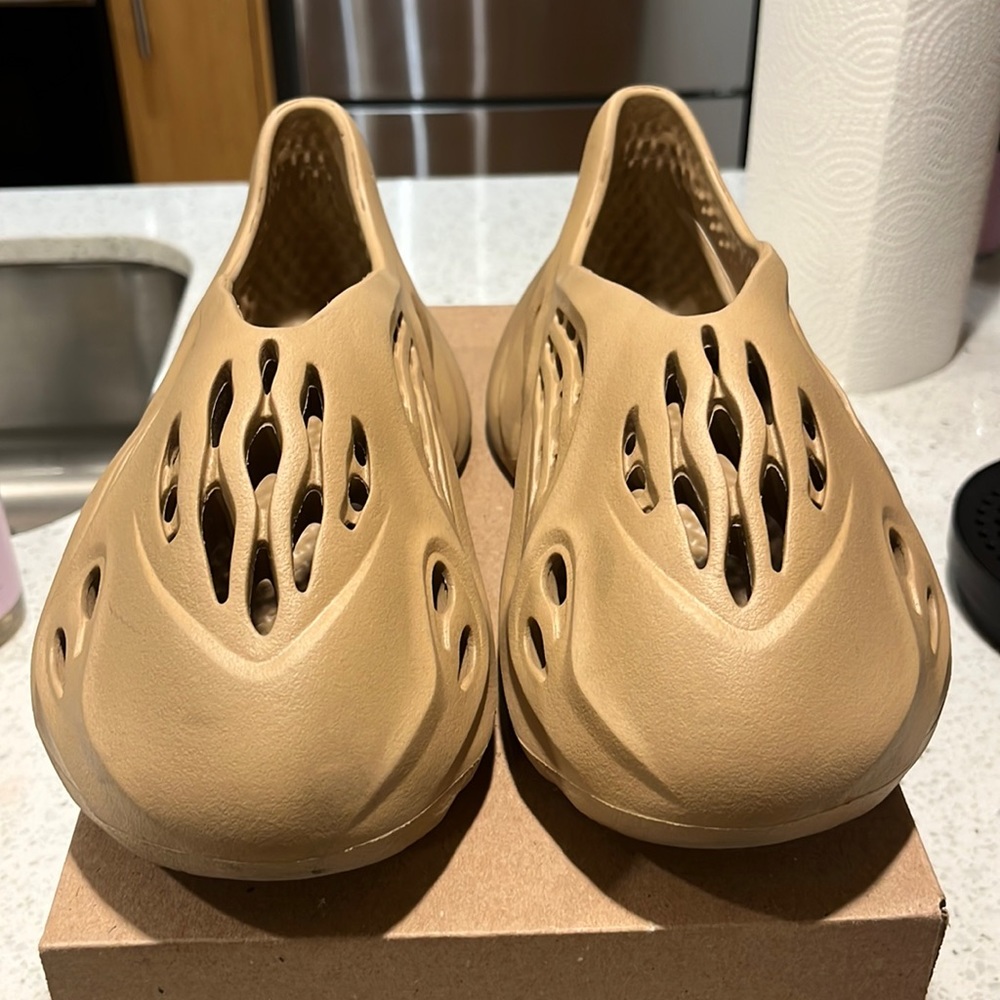 Yeezy foam runners